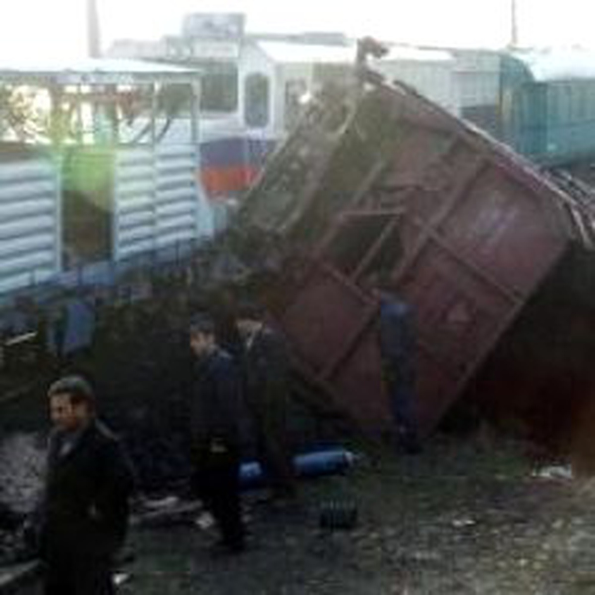 Bilecik'te İki Yük Treni Çarpıştı, Demiryolu Ulaşıma Kapandı