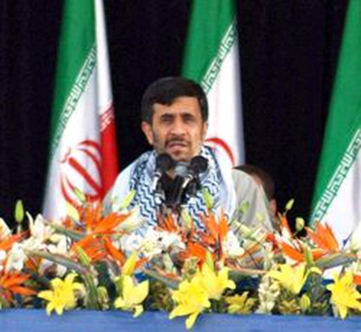 Hatemi'den, Ahmedinejad'a Eleştiri