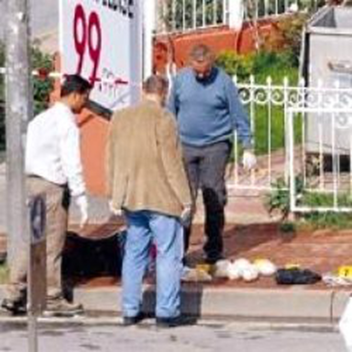 Kadın Canlı Bombanın Destekçileri Yakalandı