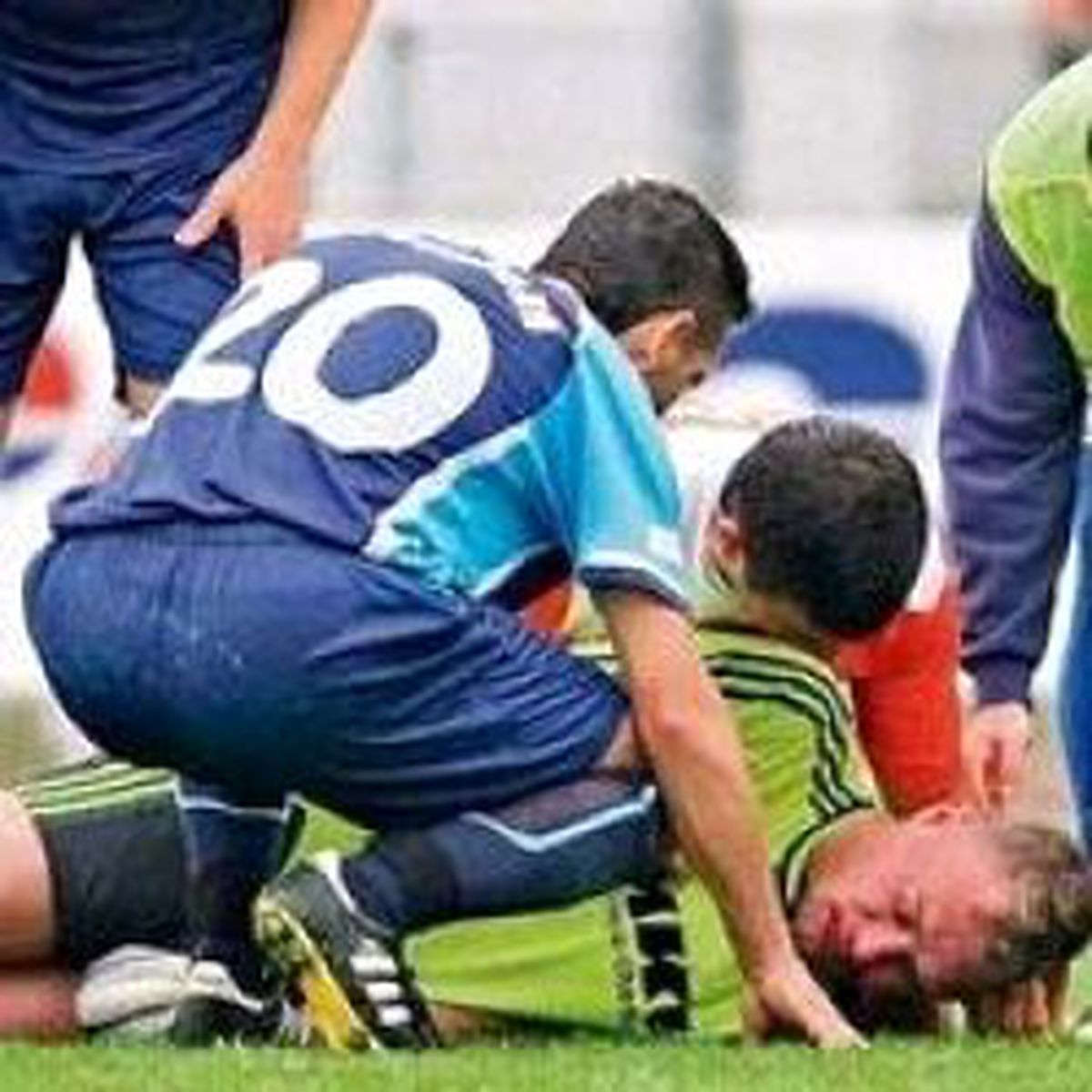 Topu Kurtardı Kendisi Ölüyor