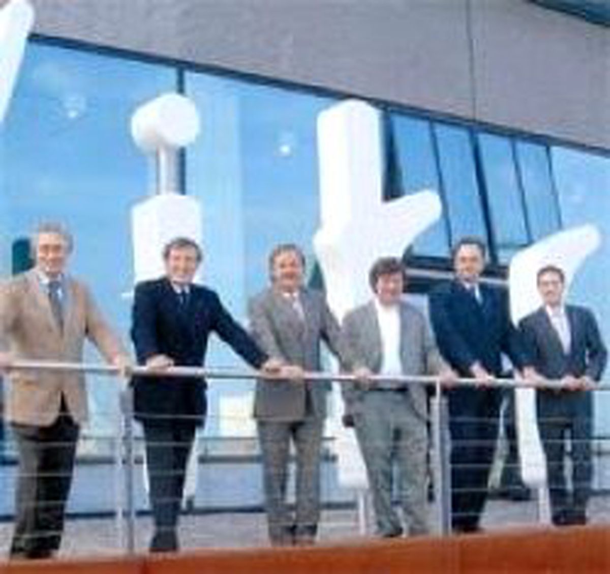 Vitra Rakiplerini Alıp Büyüdü, Avrupa'da İlk Üçe Girme Yolu Açıldı