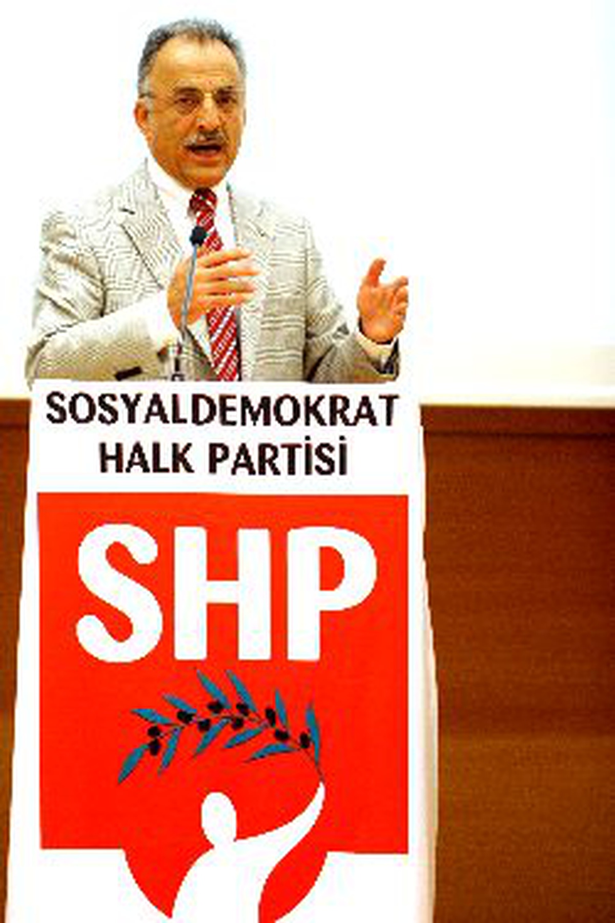 Baykal: Gökçek'in Karşısına Karayalçın Çıkacak