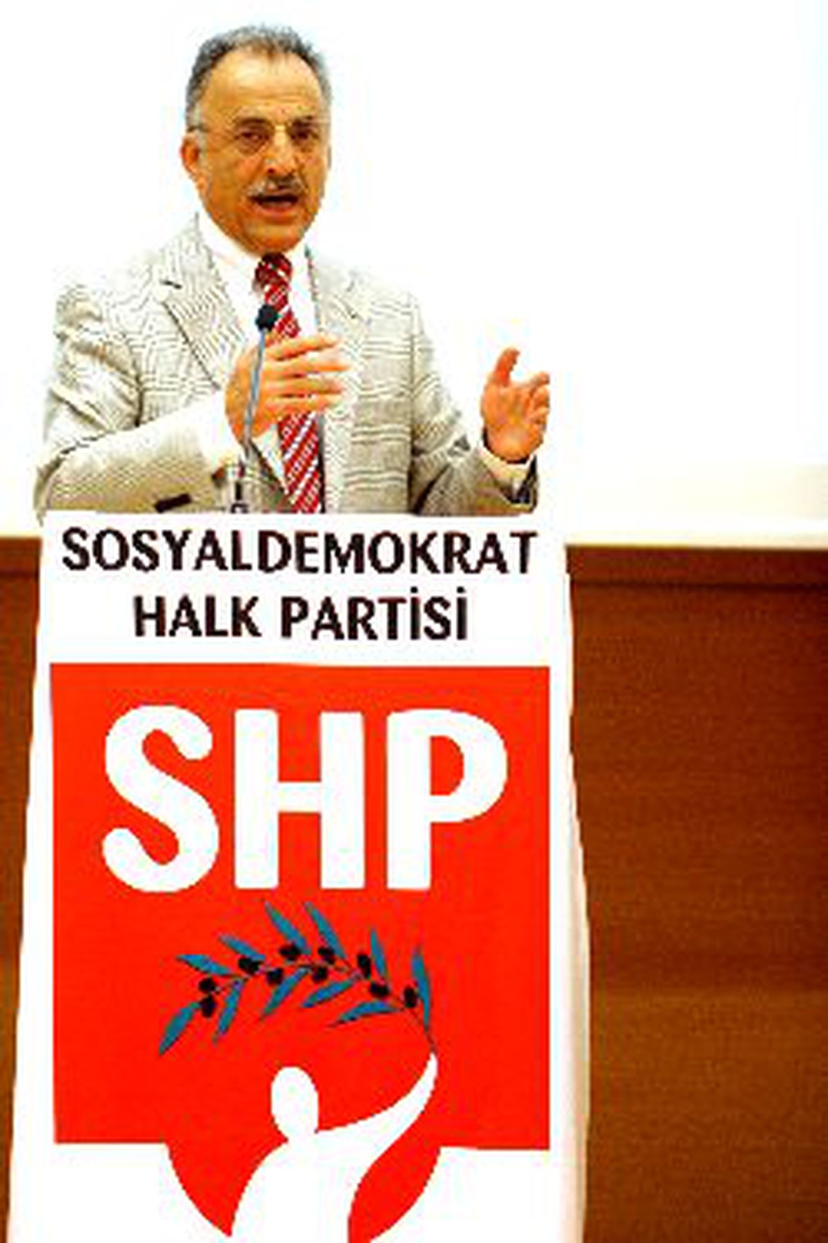 CHP Yeniden Karayalçın'a Döndü