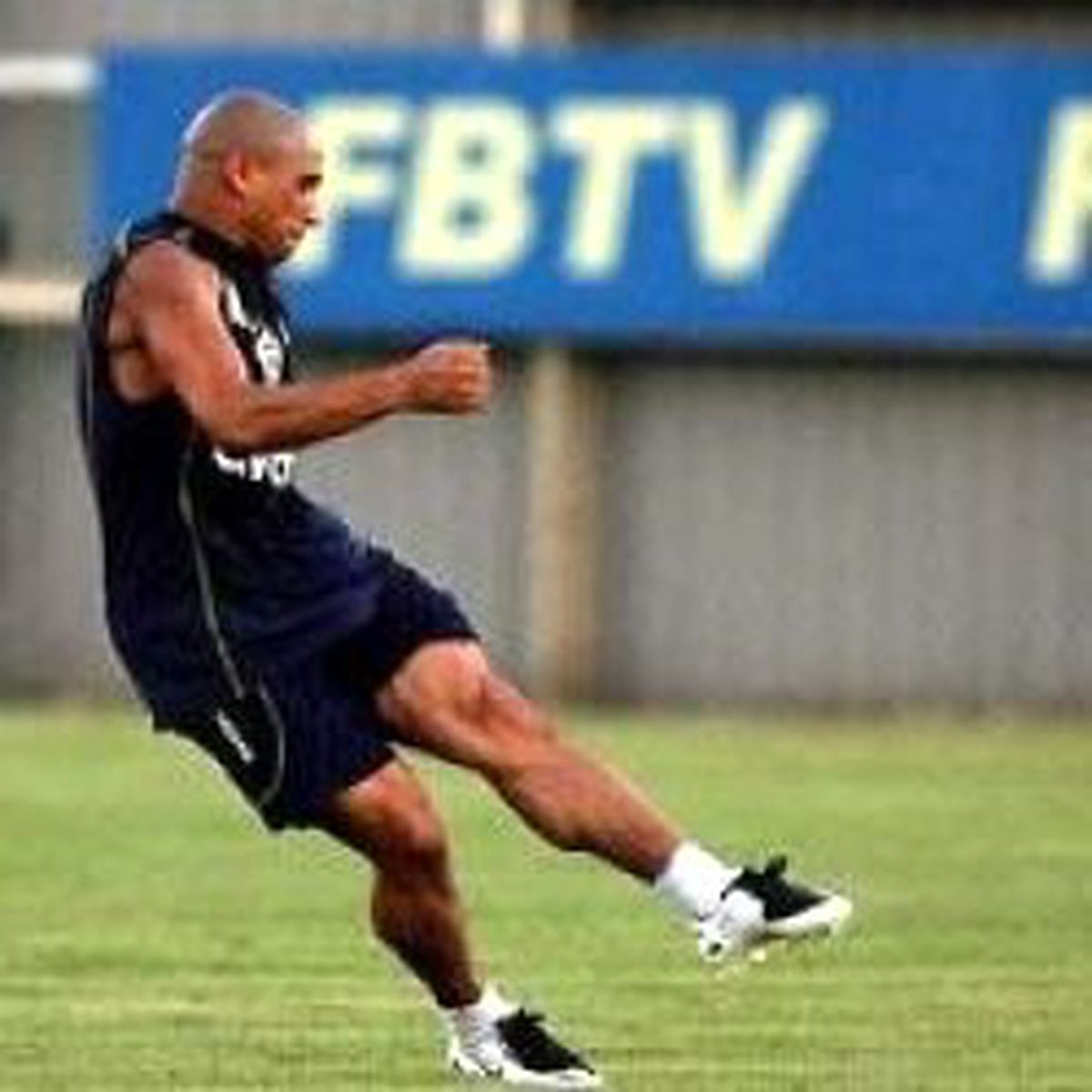 Arsenal Carlos'tan Çekiniyor