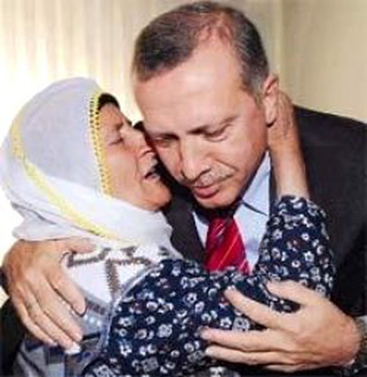 Ayaklanmaya Çağrı Barışa Katkı Değil