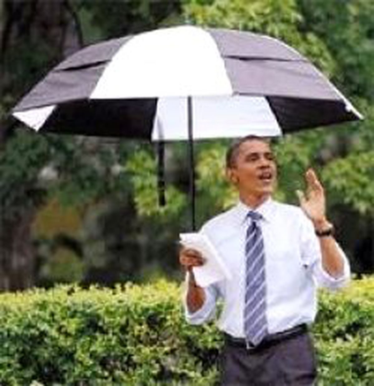 Obama İlk Oylama Sonuçlarının Galibi