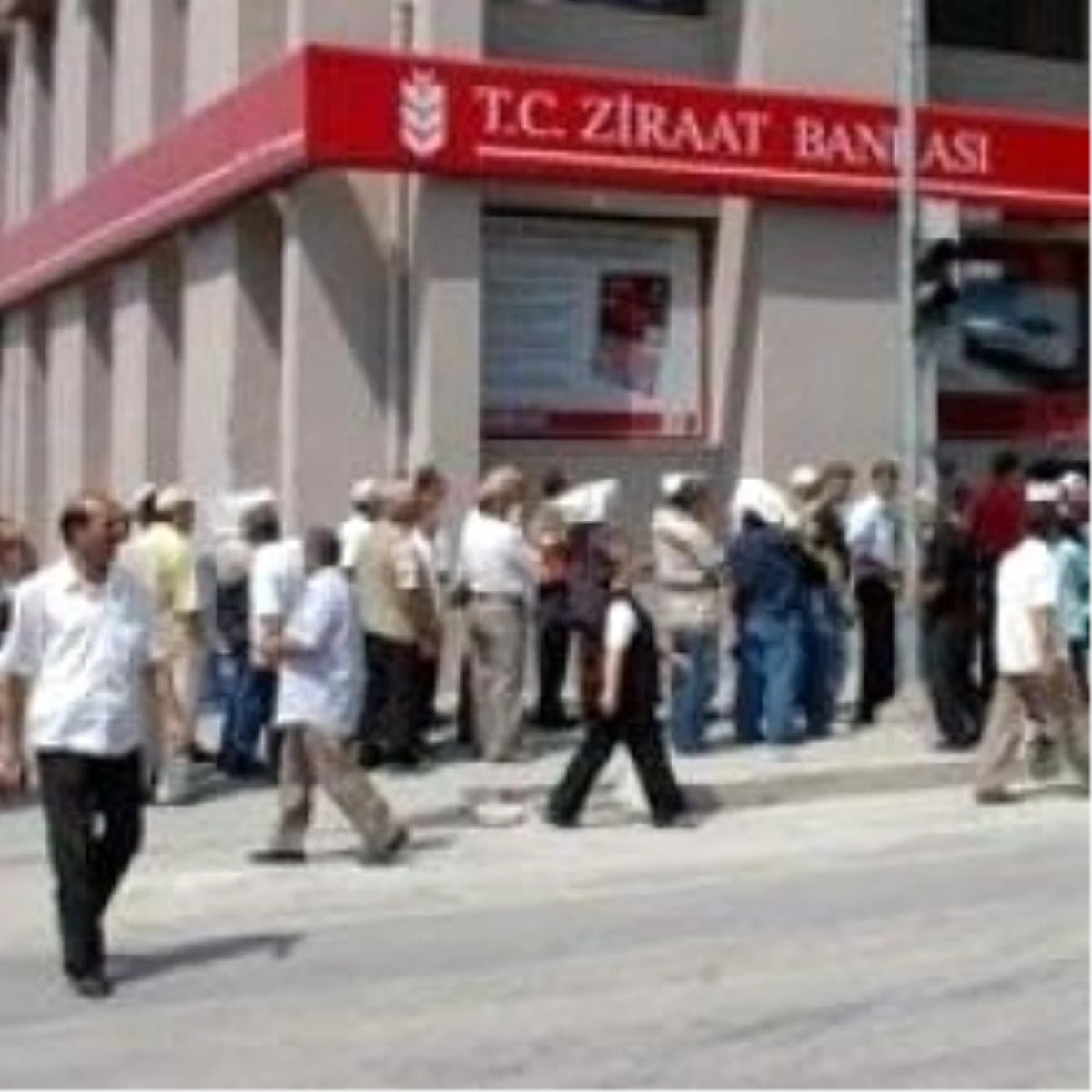 Büyük Bankaların 1000 Şubeyi Aşma Yarışı