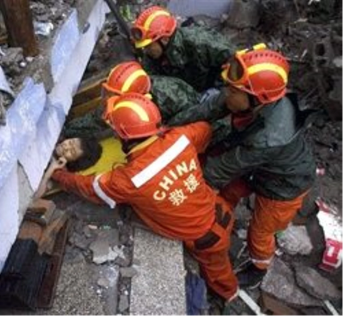 Çin\'de 6.3 Büyüklüğünde Deprem