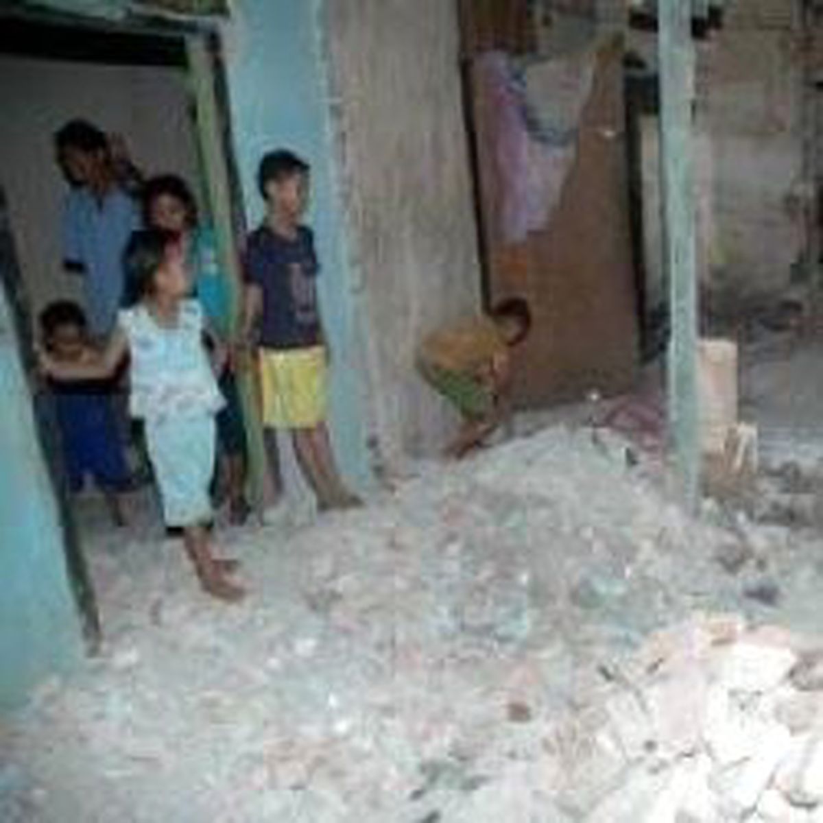 Deprem 10 Bin Kişiyi Evsiz Bıraktı