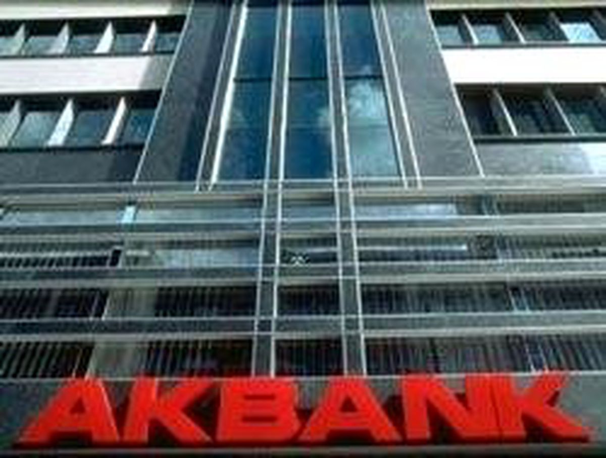 Akbank'ta 3 Yönetici Görevden Ayrıldı