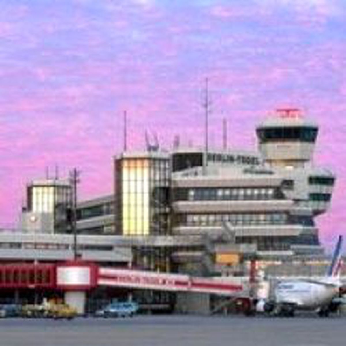 Berlin -Tegel Havaalanı'nda Yangın Çıktı