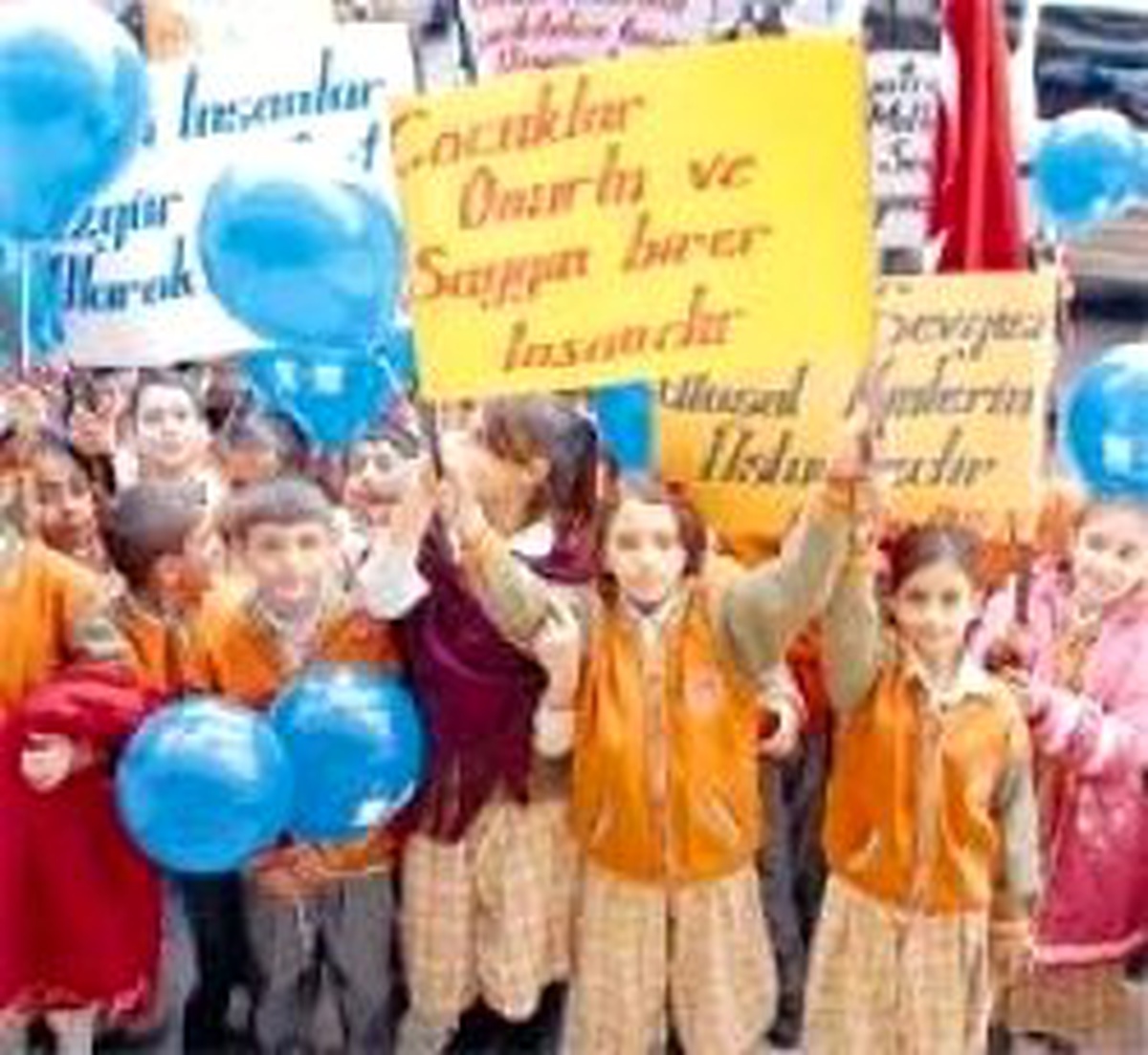 Diyarbakırlı Çocuklar Hakları İçin Yürüdü