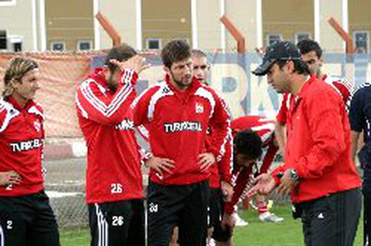 Sivasspor Çiçeklerle Karşılandı