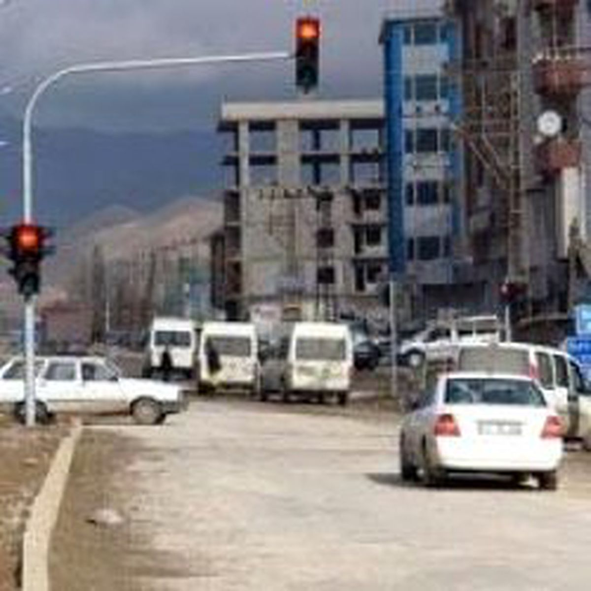 Yüksekova'ya İlk Kez Trafik Işığı Geldi
