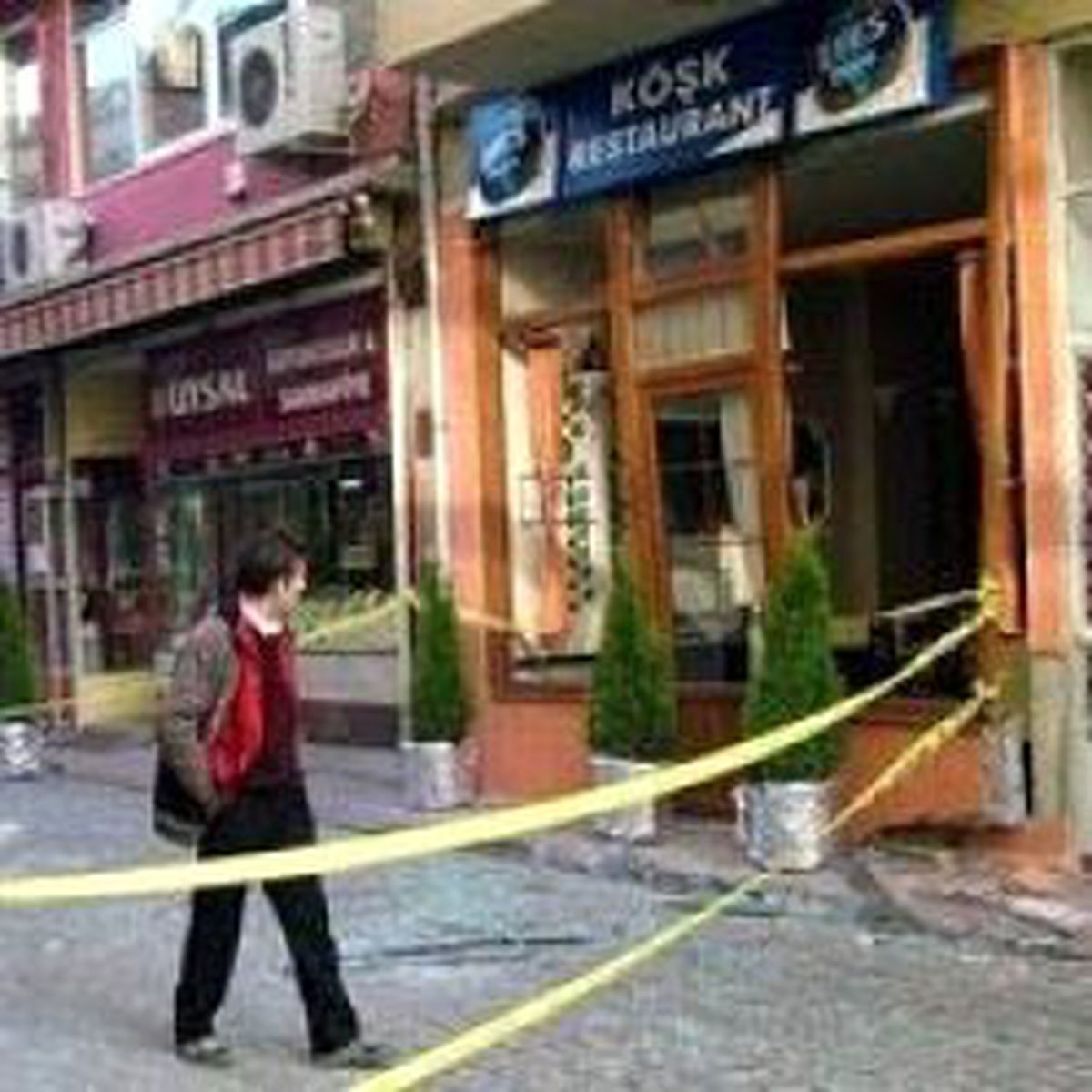 İçkili Restorana Molotof Kokteyli Atıldı