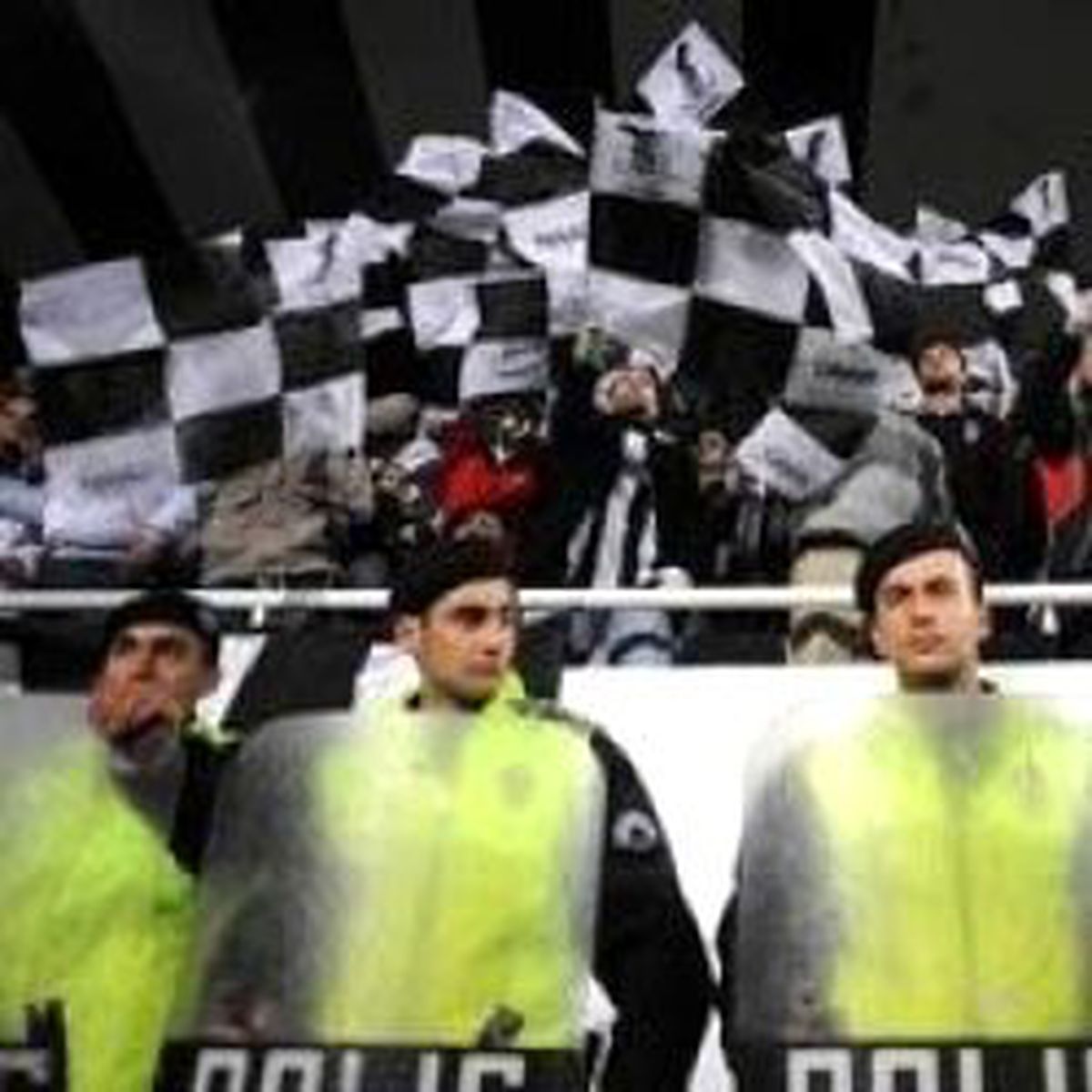 Fenerbahçe Stadı'nda Derbi Hasarı