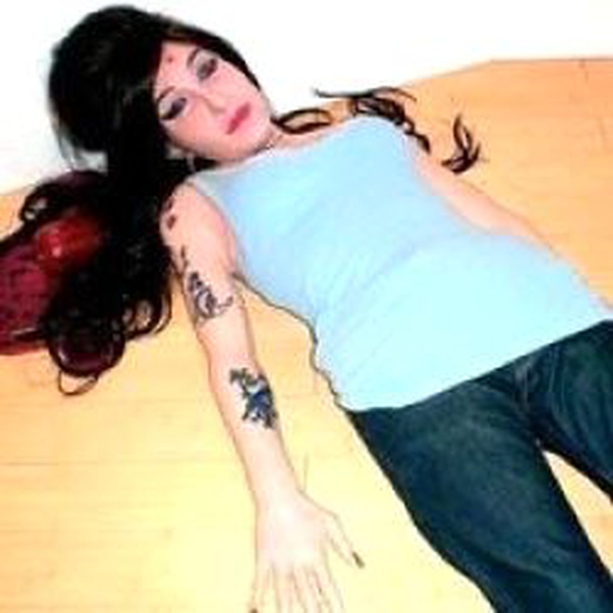 Amy Winehouse'u Vurdular