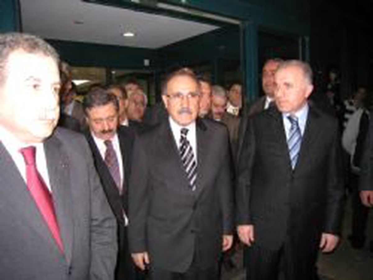 İçişleri Bakanı Beşir Atalay, Devlet Bakanı Kürşad Tüzmen ve Bakan Murat Başesgioğlu Yaralıları Ziyaret Etti