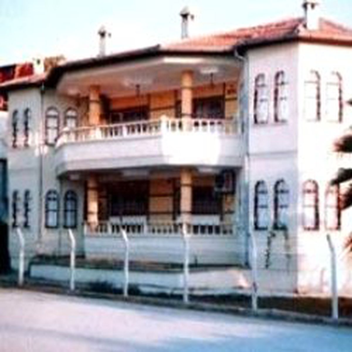 Villa Sahibi Anne -Kız Hırsızlar