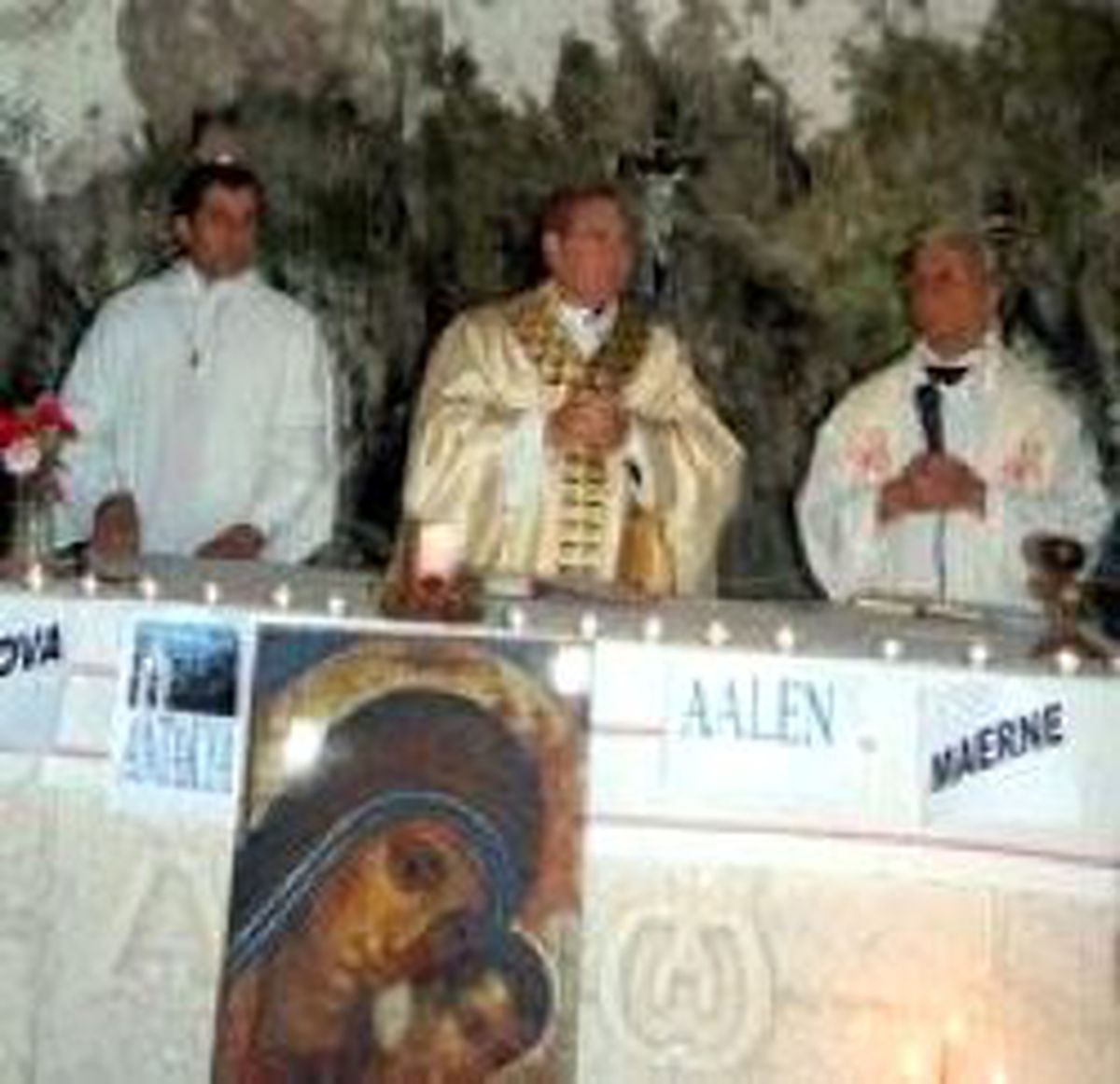 Hıristiyan Áleminin Noel'ini Kutluyoruz