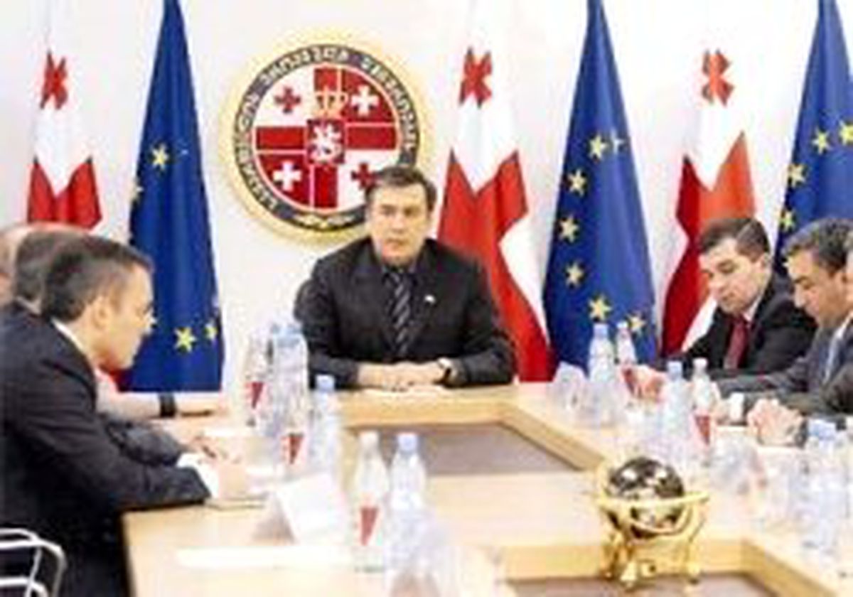 Saakaşvili'den Başbakana Tokat