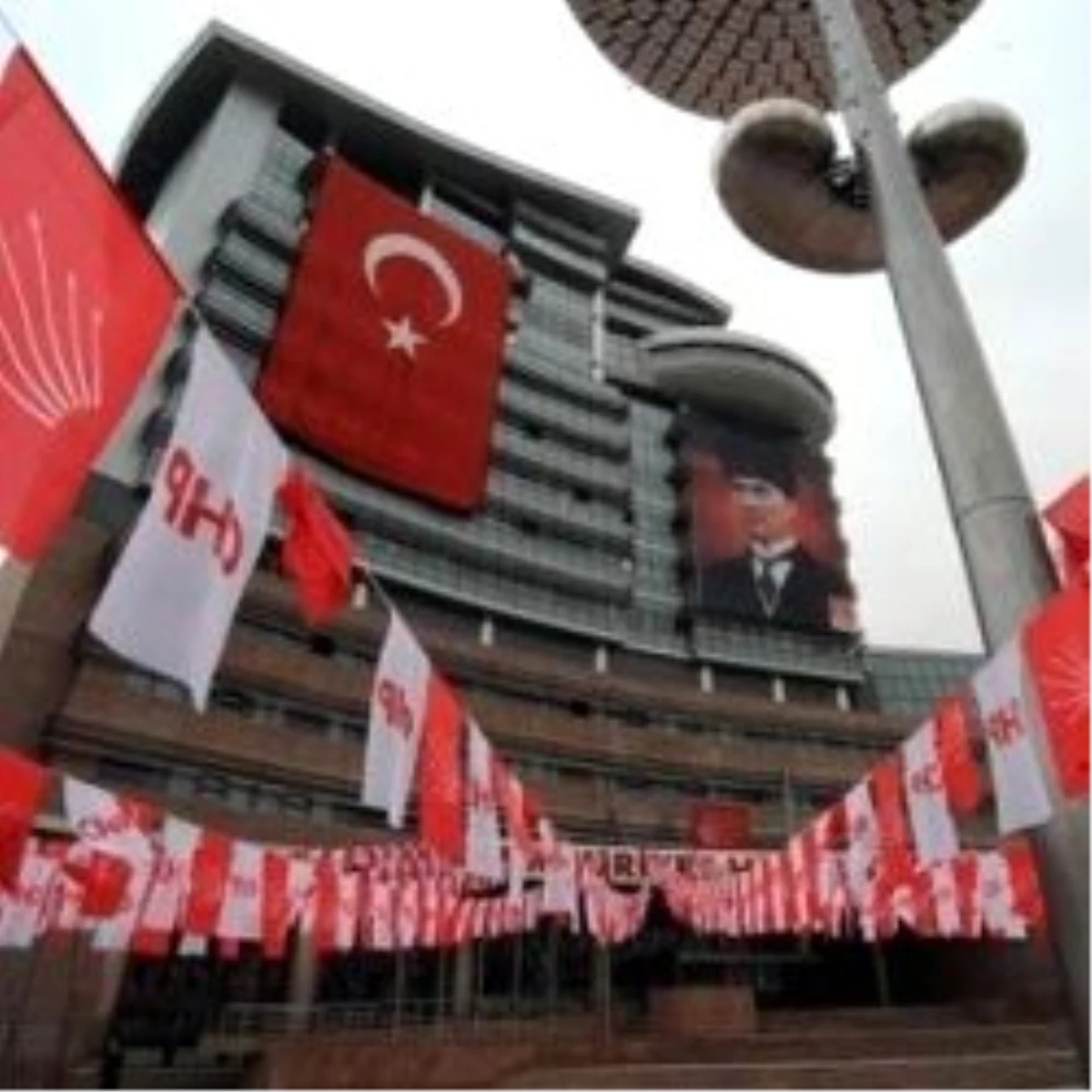 AKP-CHP\'nin Yerel Seçim Savaşı