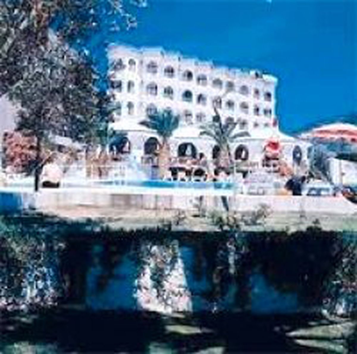 Almanya'da Kazandı, Altınoluk'a Otel Yaptı