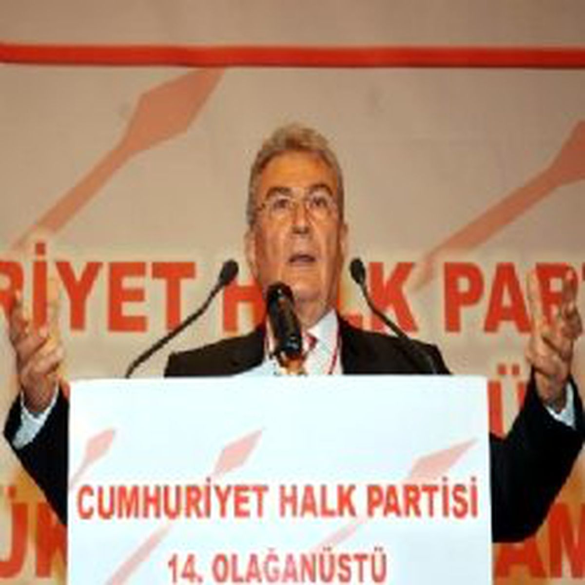 Baykal'dan Operasyona Ağır Eleştiri