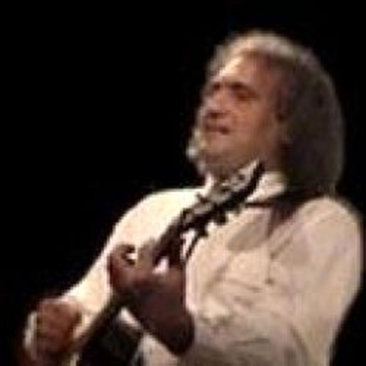 Baykal ve Grubu Dylan İçin Sahnede