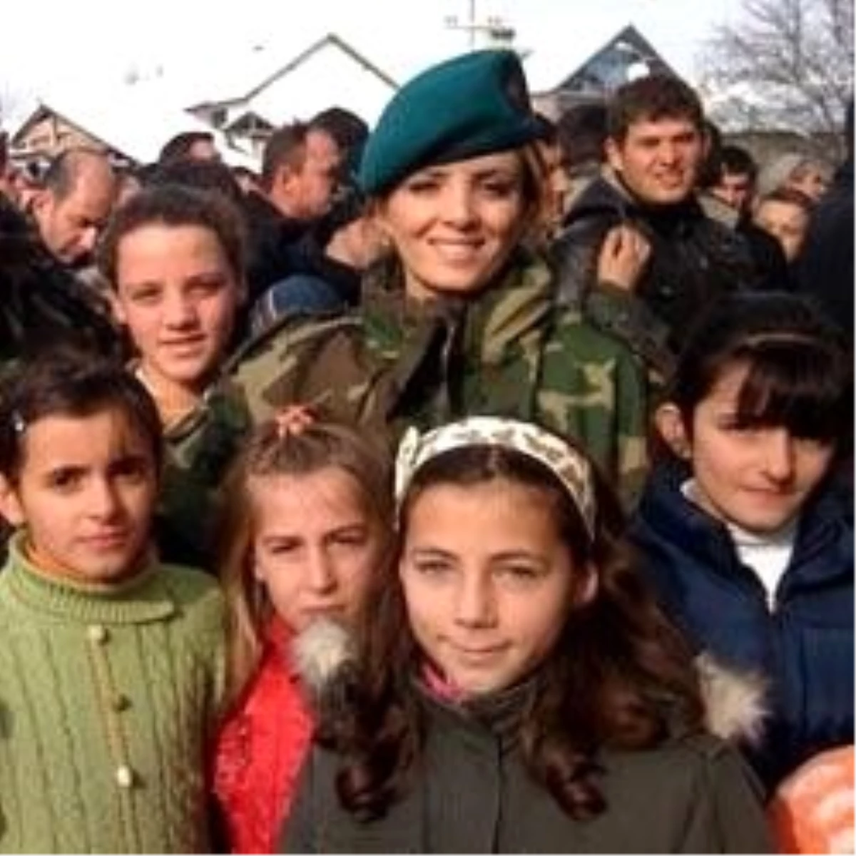 Kosovalı Çocukların "Şengül Ablası"