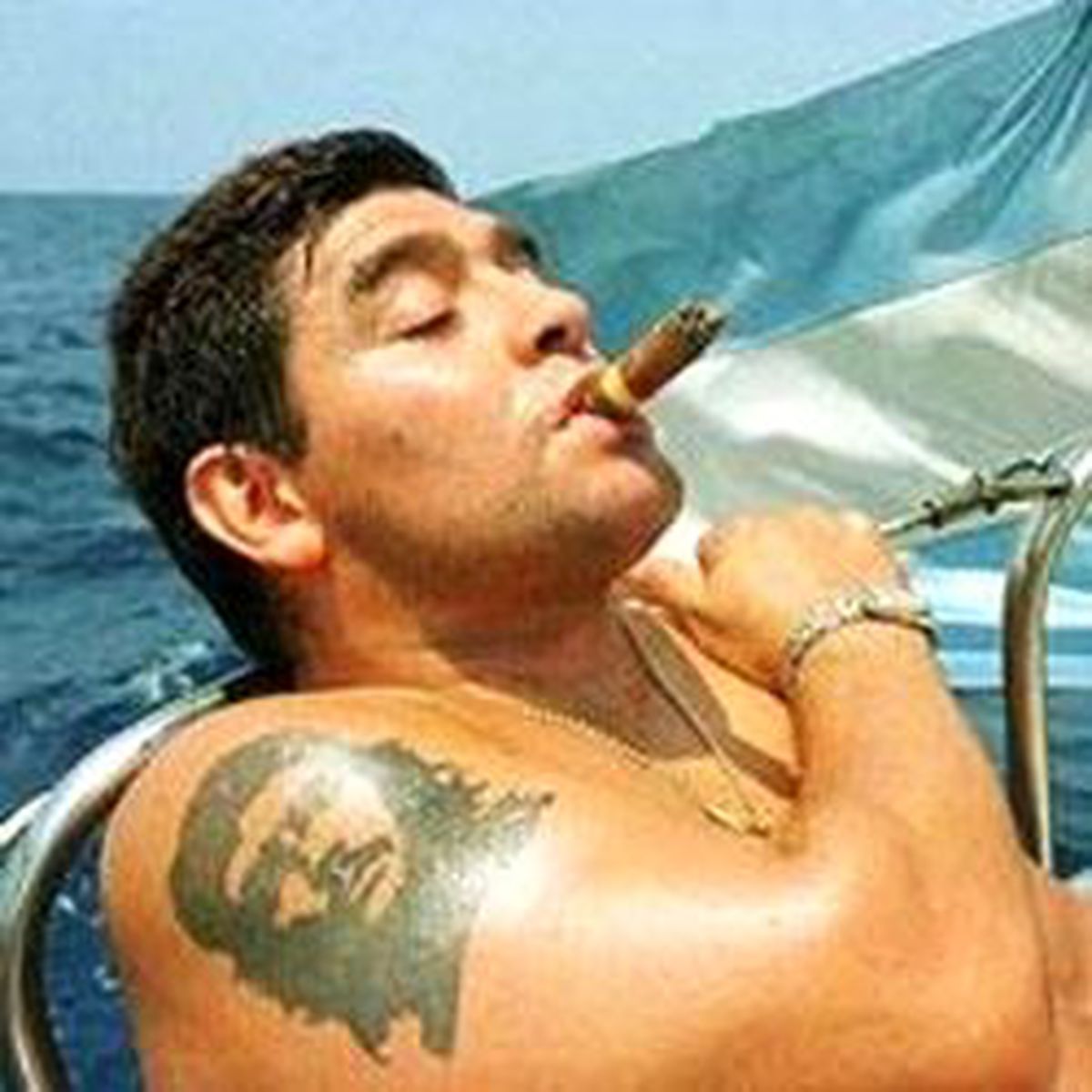 Maradona, Morales'i Tebrik Etti