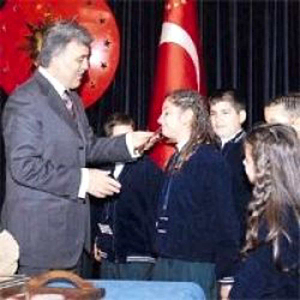 Gül'den 'Rasta'lı Miniğe Özel İlgi