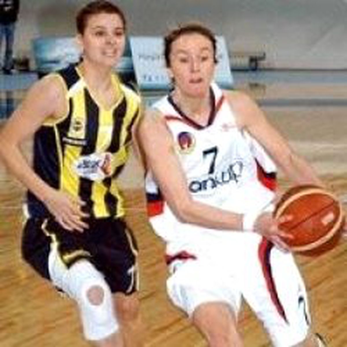 Panküp Ted: 83 Fenerbahçe: 85