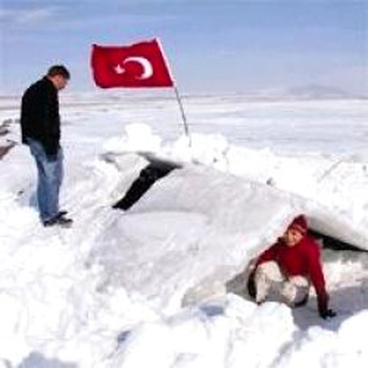 Balıkçıların Buzdan Çadırı