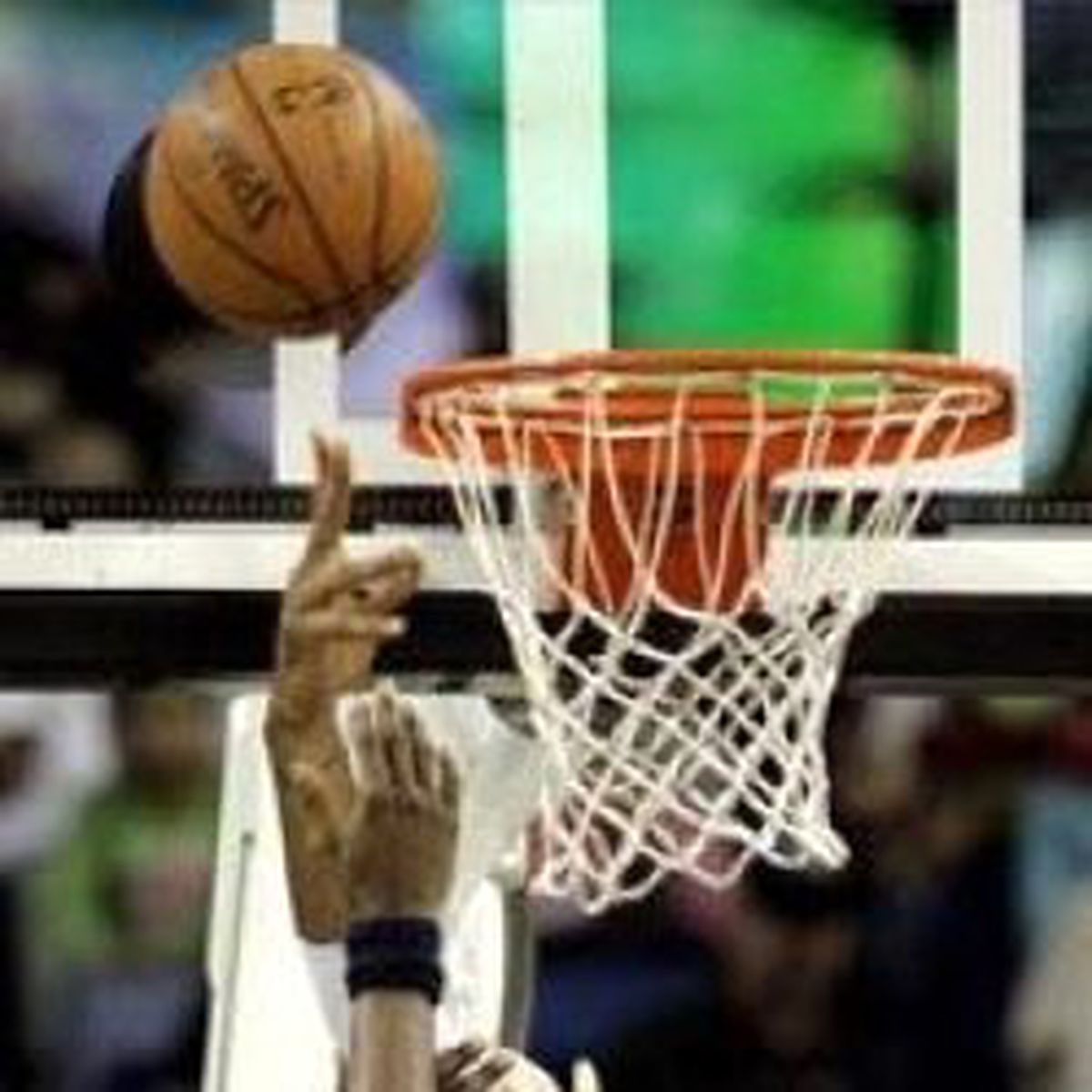 Fenerbahçe Ülker: 77 - Oyak Renault: 70