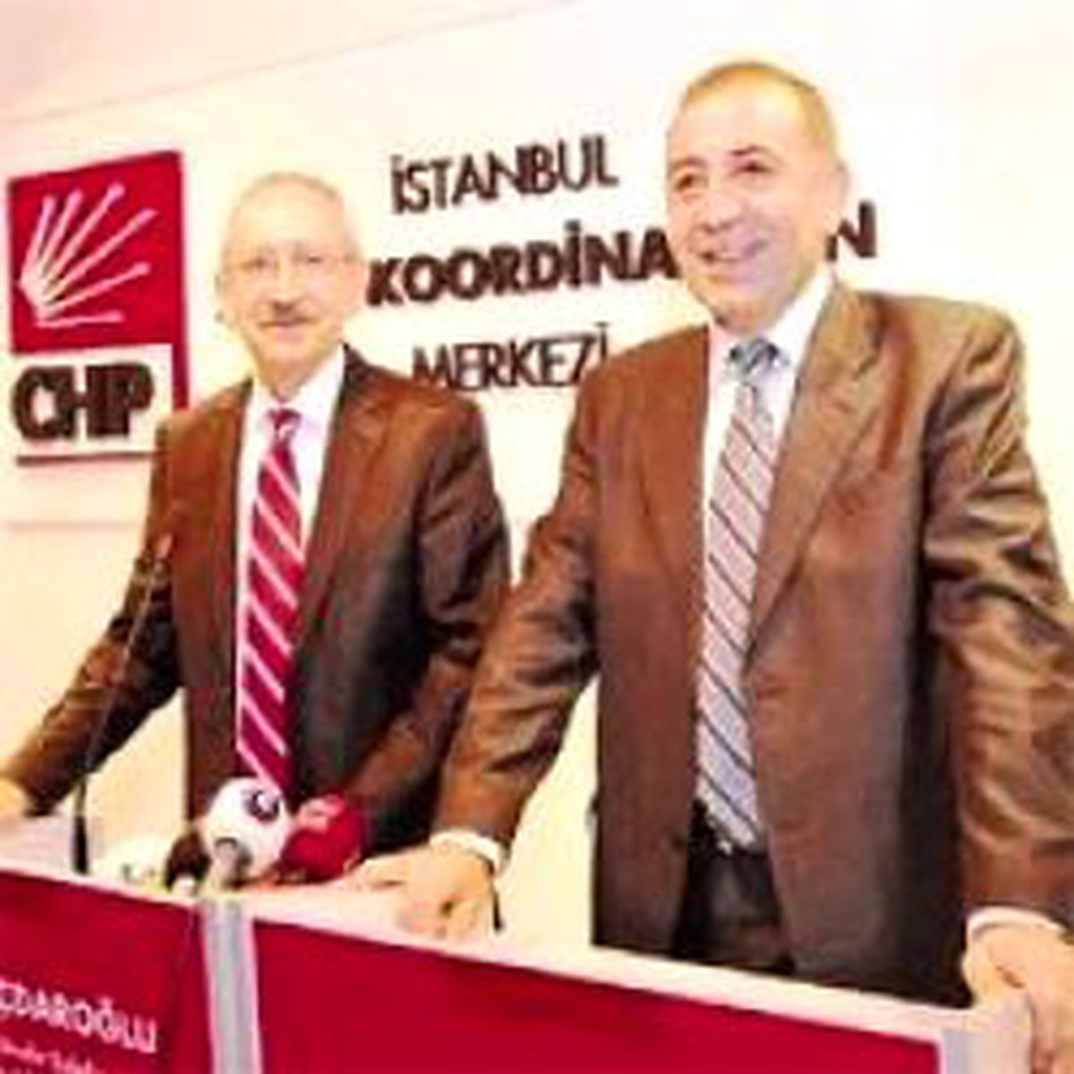 100 İşadamından Para da Toplandı