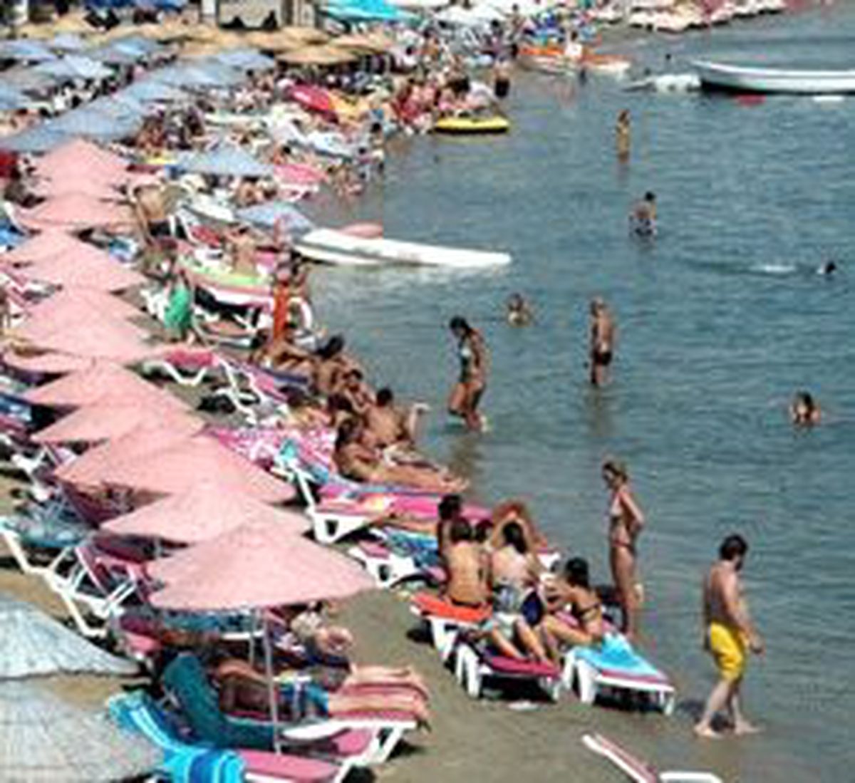 'Şezlong'lar Kurtuldu Turizmciler Sevindi
