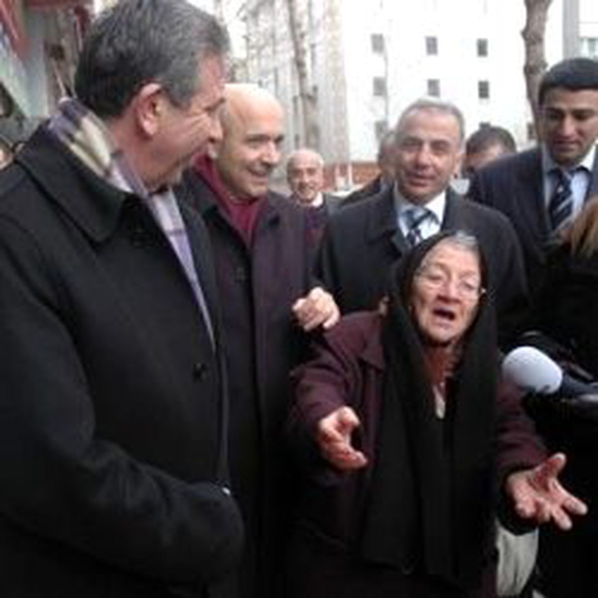 MHP'li Adaydan Partiler Üstü Söz