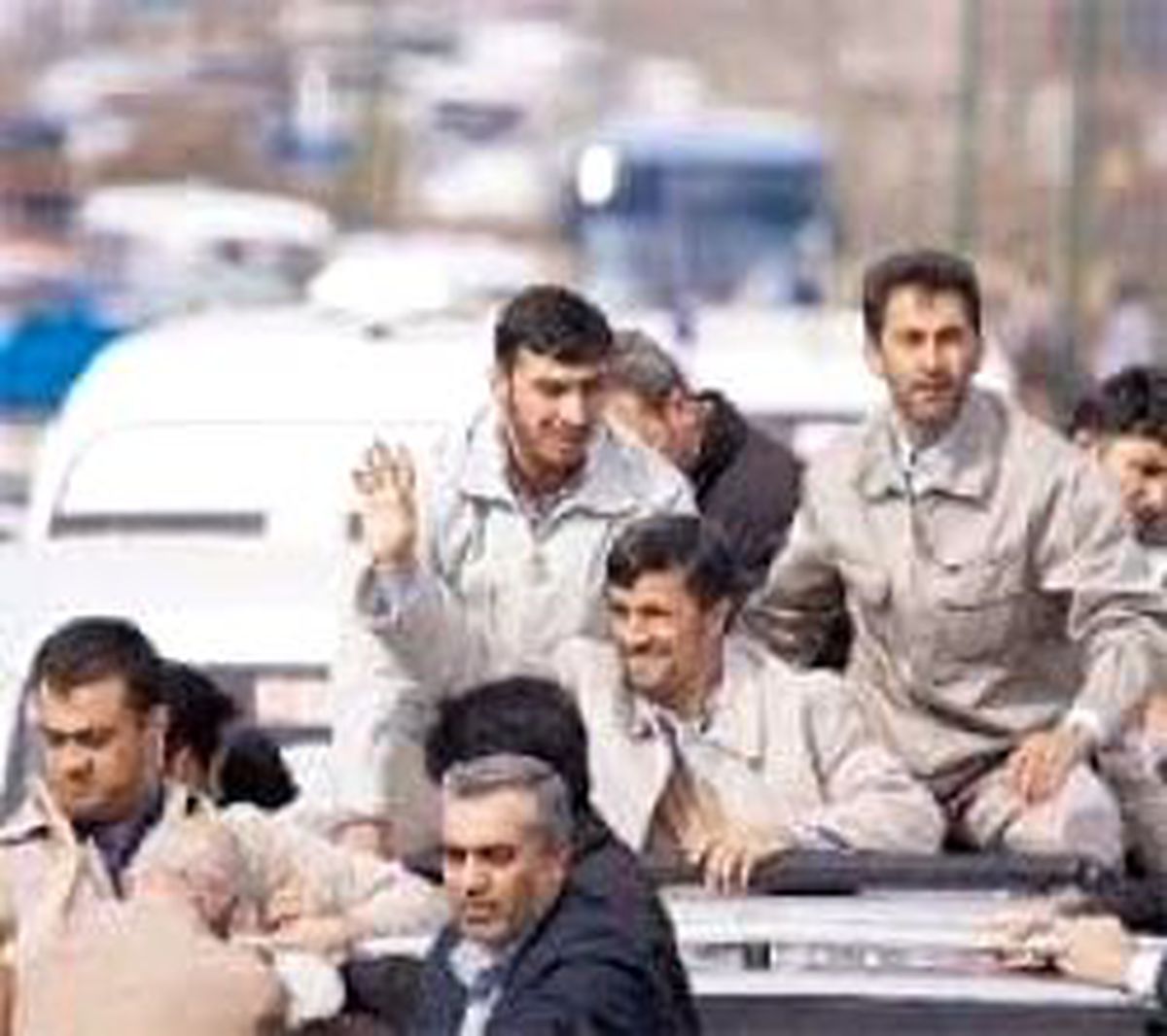 Bir Ayakkabı da Ahmedinejad'a