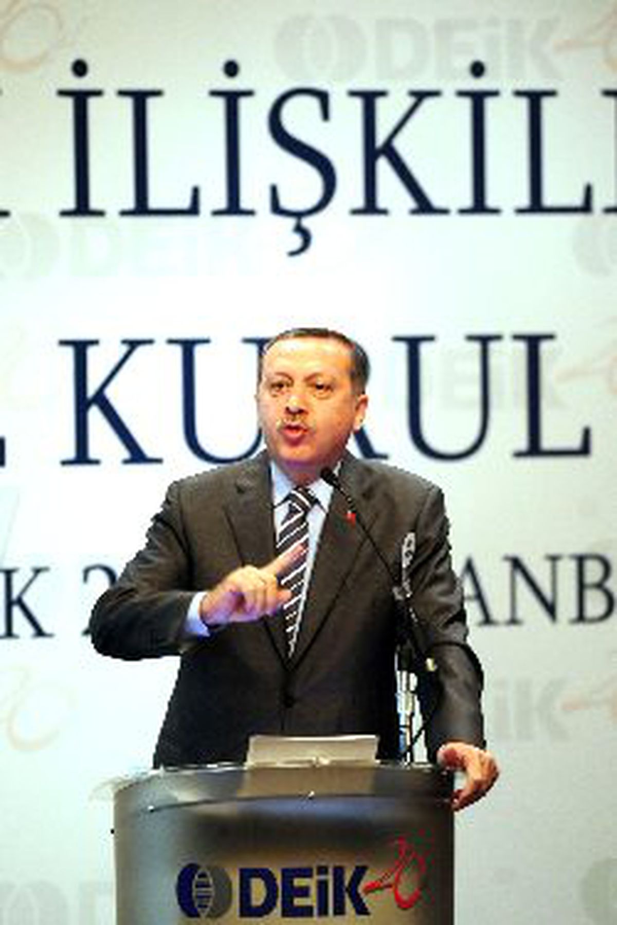 Ekonomi Paketini Açıkladı