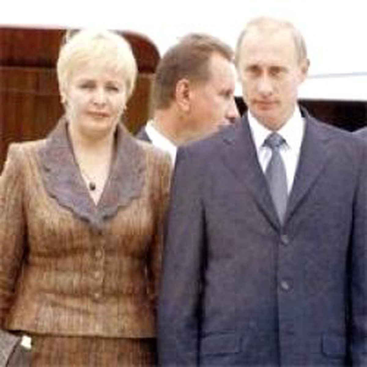 Putin ve Medvedev 'Varlık' Açıkladı 'Milyoner Değiliz' Savunması Yaptı