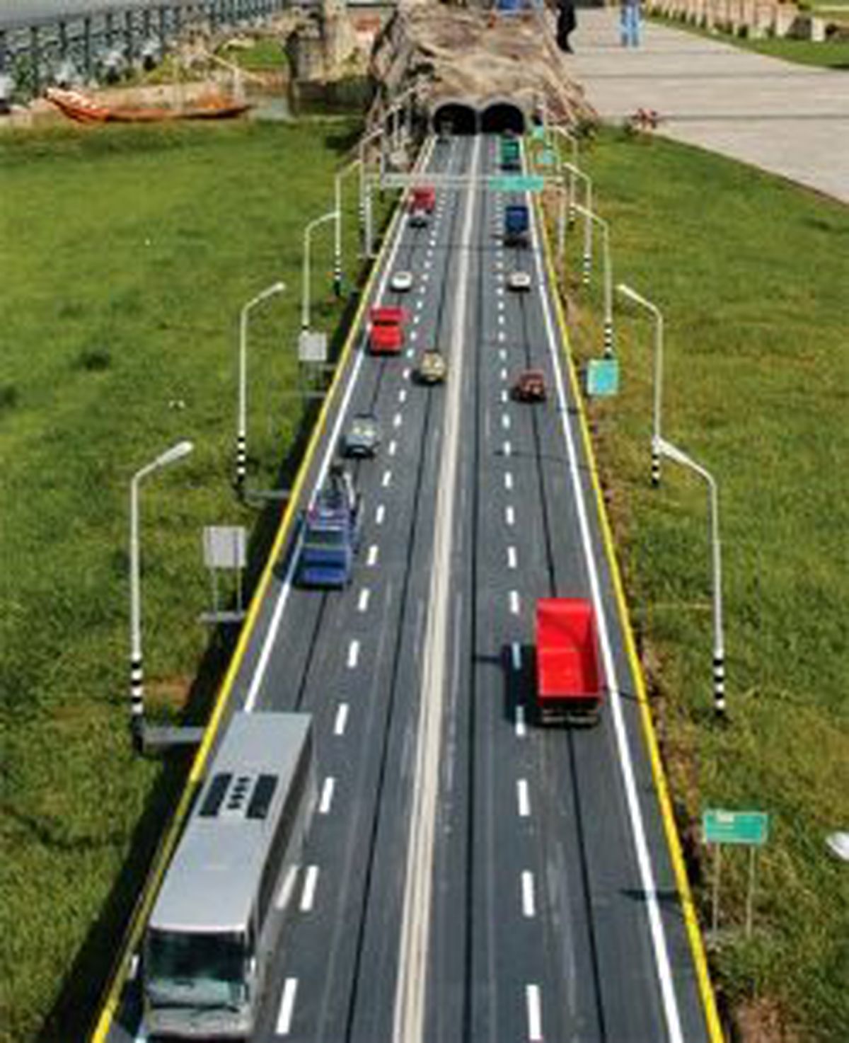 İstanbul-İzmir Otoyoluna 2 Teklif