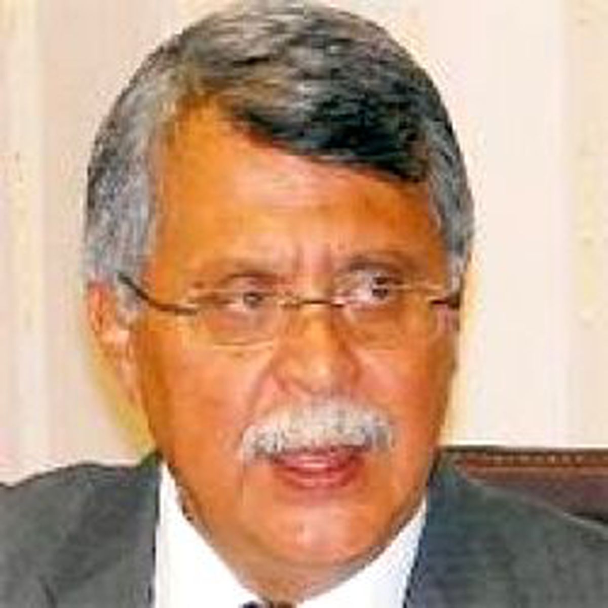 Kıbrıs'ta Sular Durulmuyor