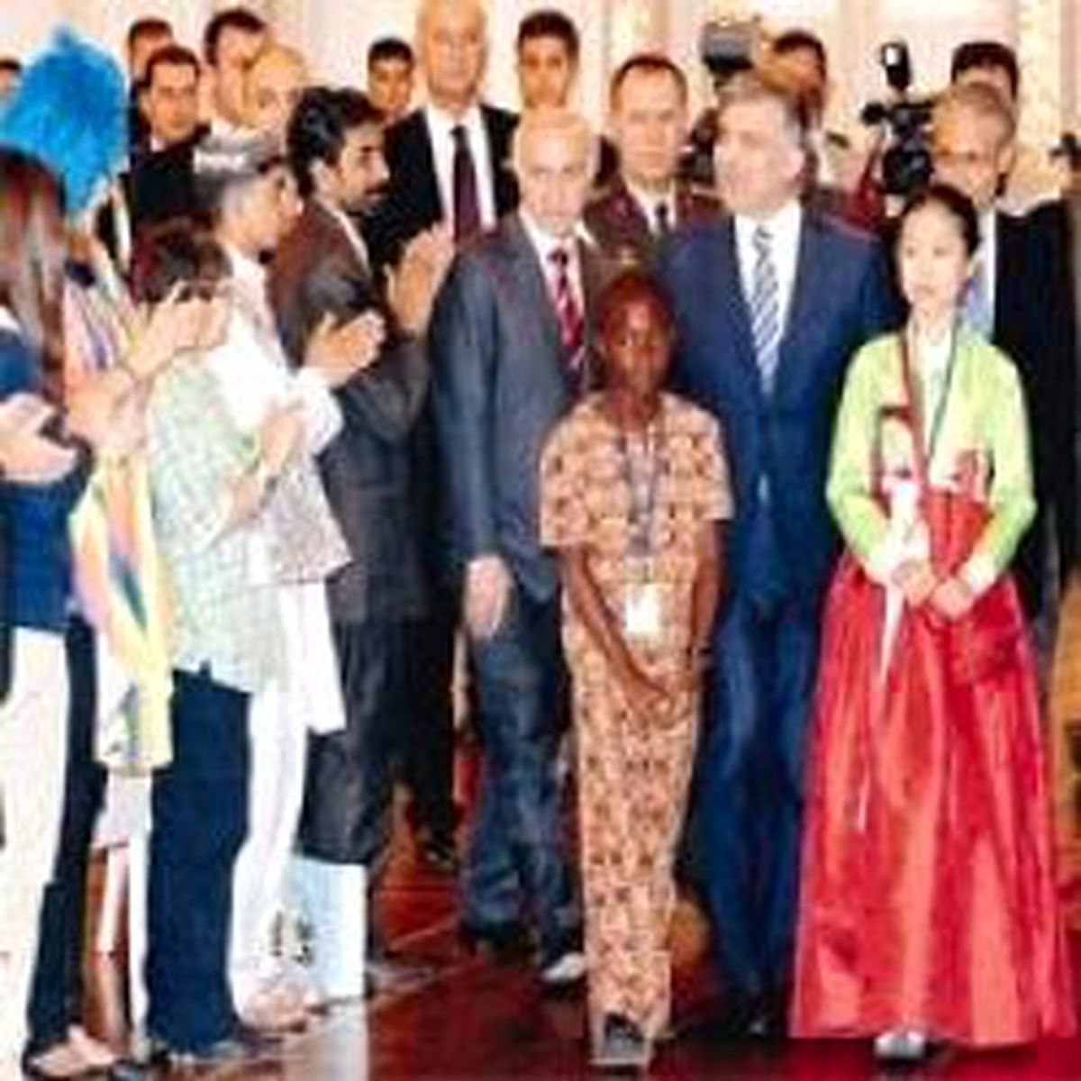 Devletin Zirvesi Çocuklar Gibi Şendi