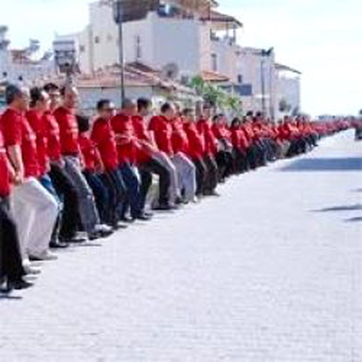 Hem Kargoda Hem Halayda Rekor Kırıp Guinness'e Girdiler