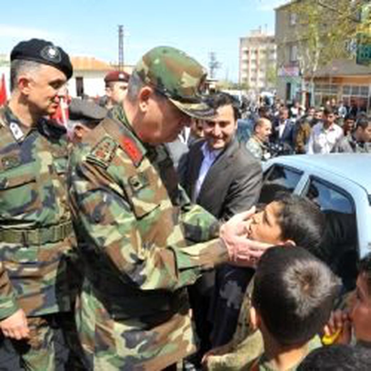 Org. Başbuğ Çocukları Kabul Etti
