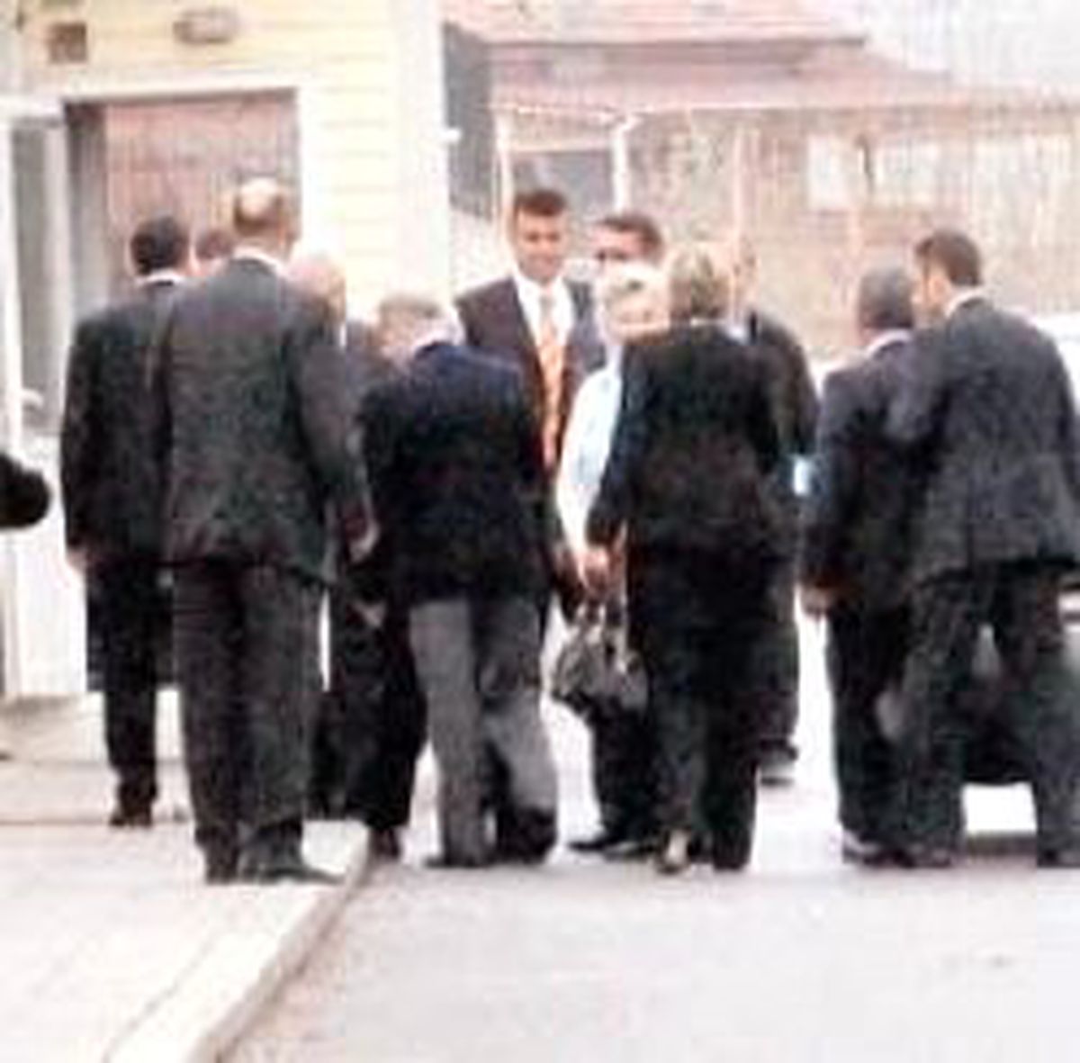 Sezer Kapıda Karşıladı