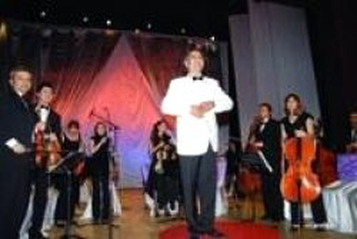 İzmir Yaylı Çalgılar Orkestrası'na Alkış