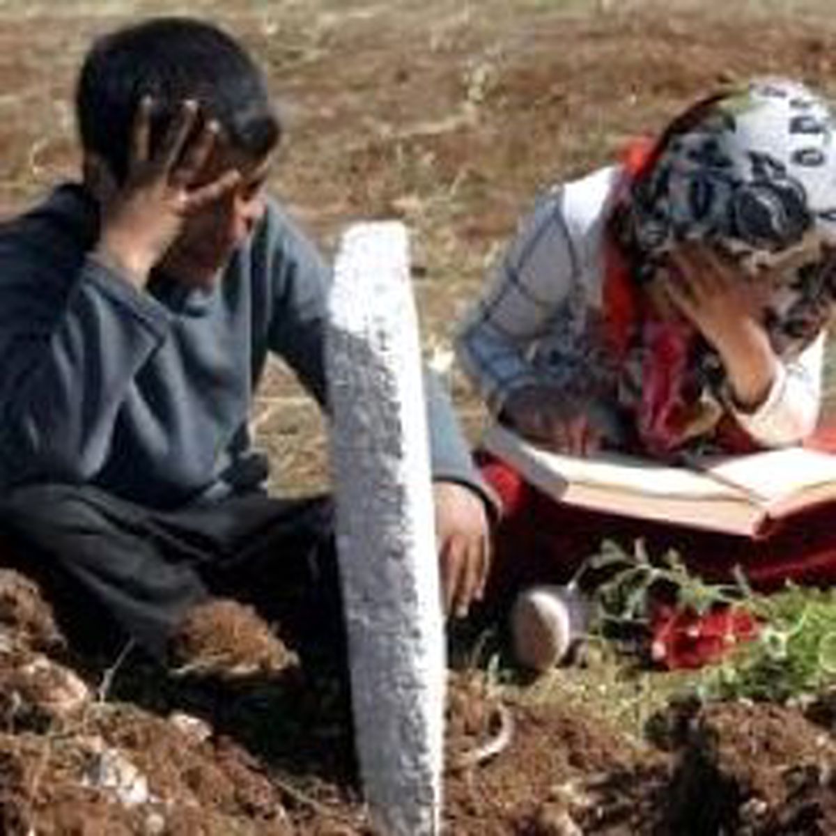 Çocuklar Öksüz ve Yetim Kaldı
