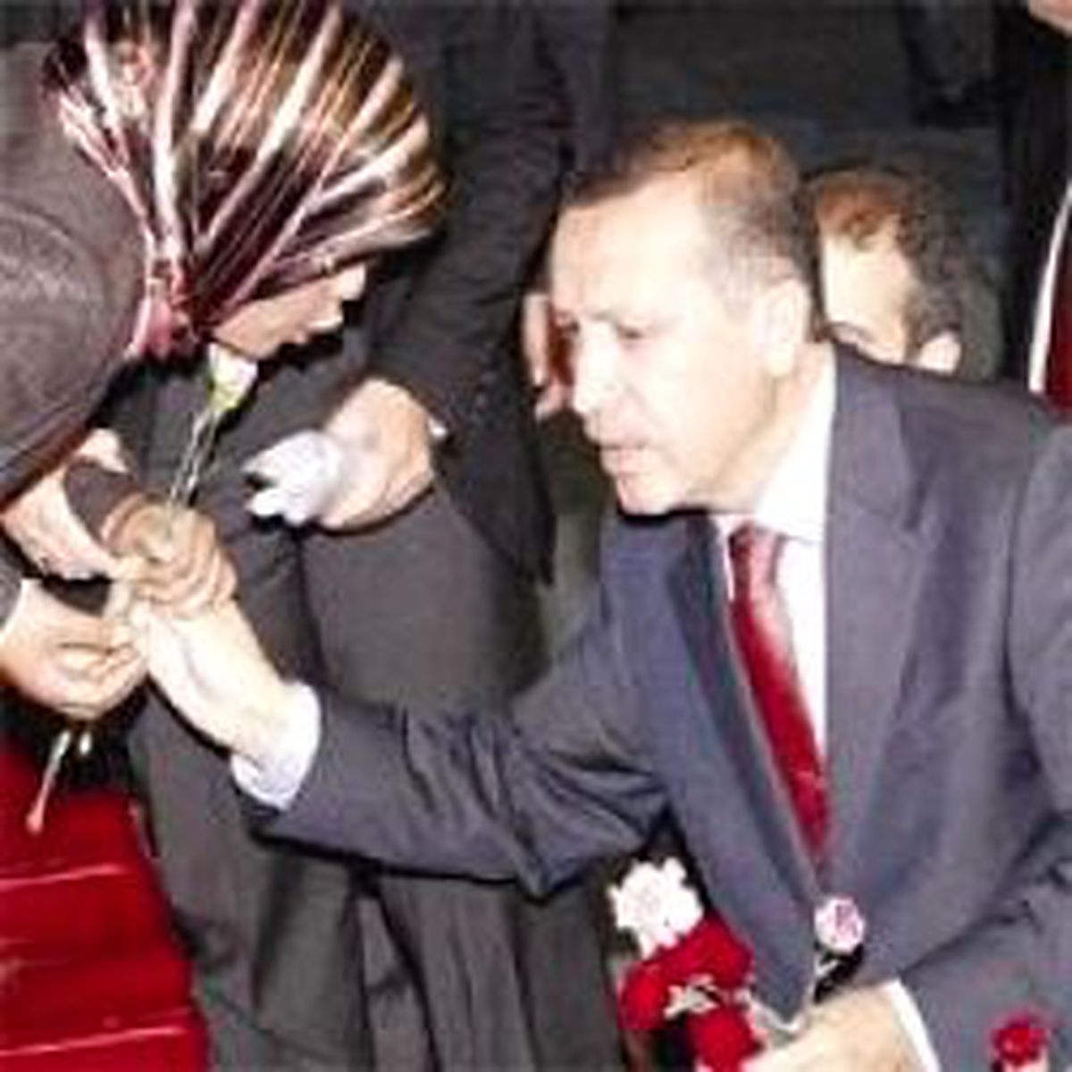Ben Yanmazsam Sen Yanmazsan Nasıl Çıkar Karanlıklar Aydınlığa
